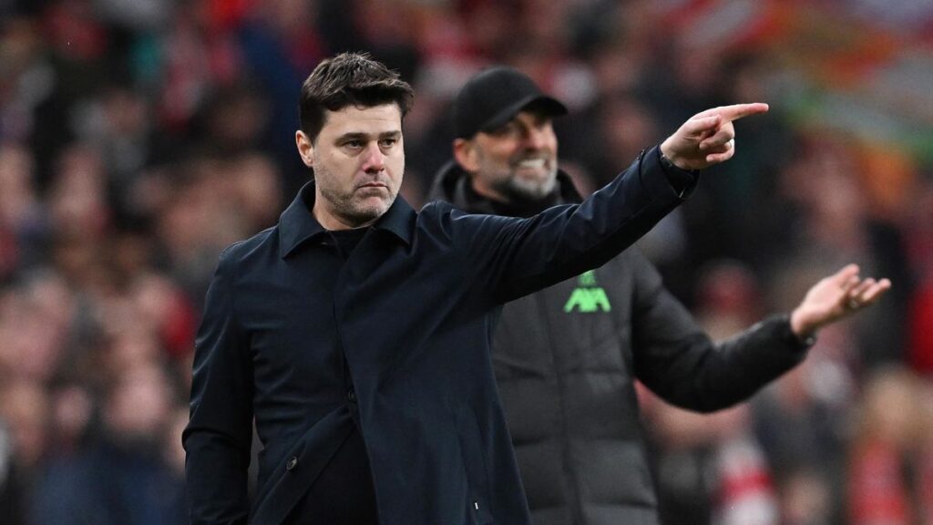 Mauricio Pochettino giving instructions on the touchline during a football match